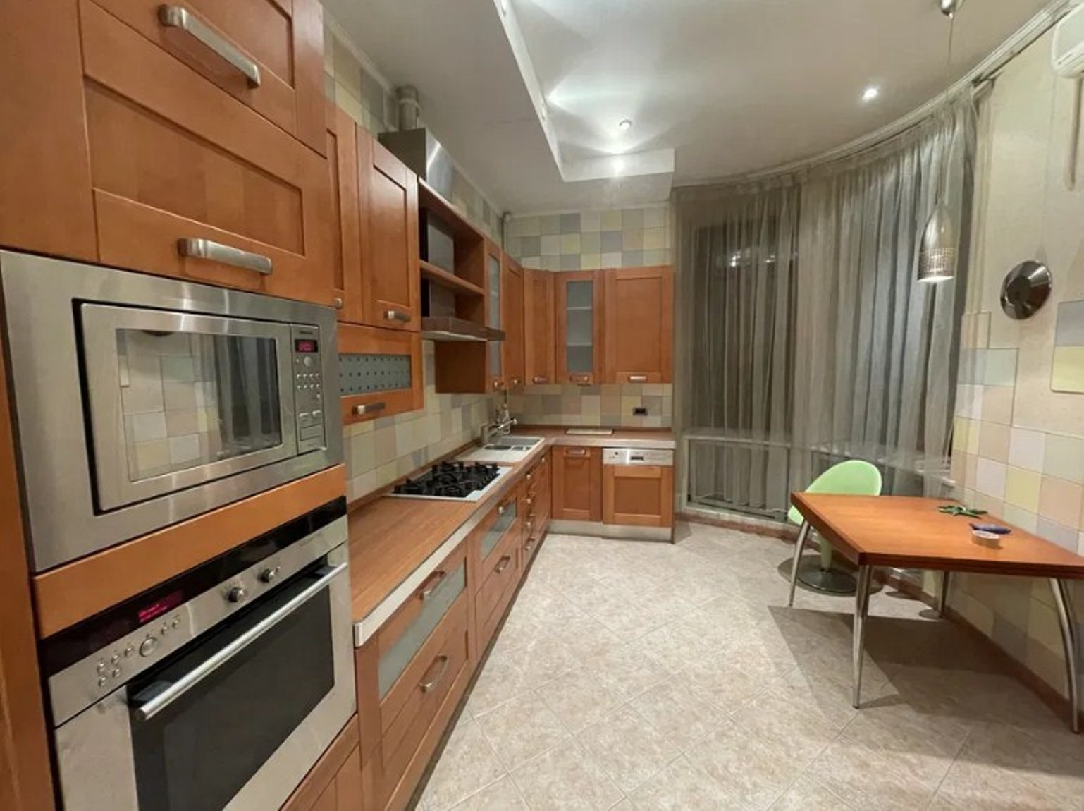 Квартира на вул. Пироговская, 293 м², 140 000$ — FAKTOR