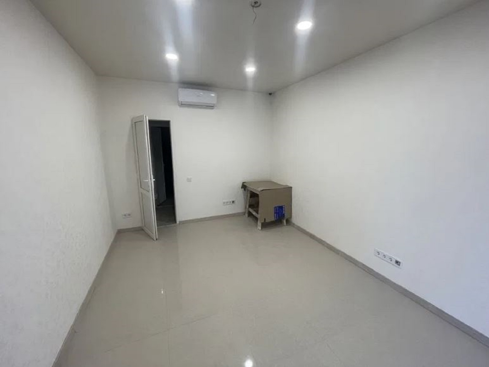 Коммерческая недвижимость на ул. Жемчужная, 47 м², 95 000$ — FAKTOR