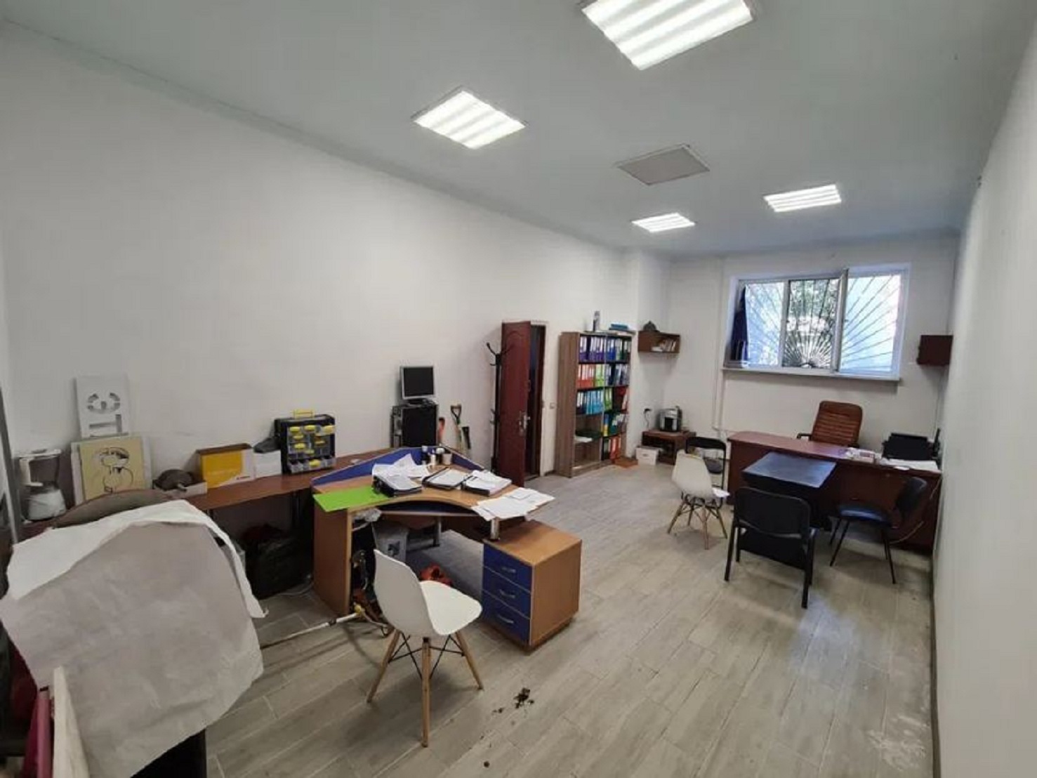 Коммерческая недвижимость на ул. Героев обороны Одессы, 40 м², 25 000$ — FAKTOR