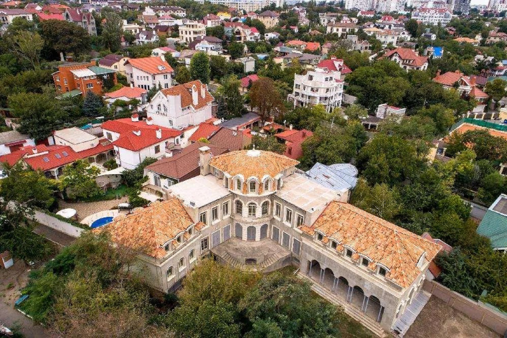 Дом на ул. Каманина, 1300 м², 900 000$ — FAKTOR