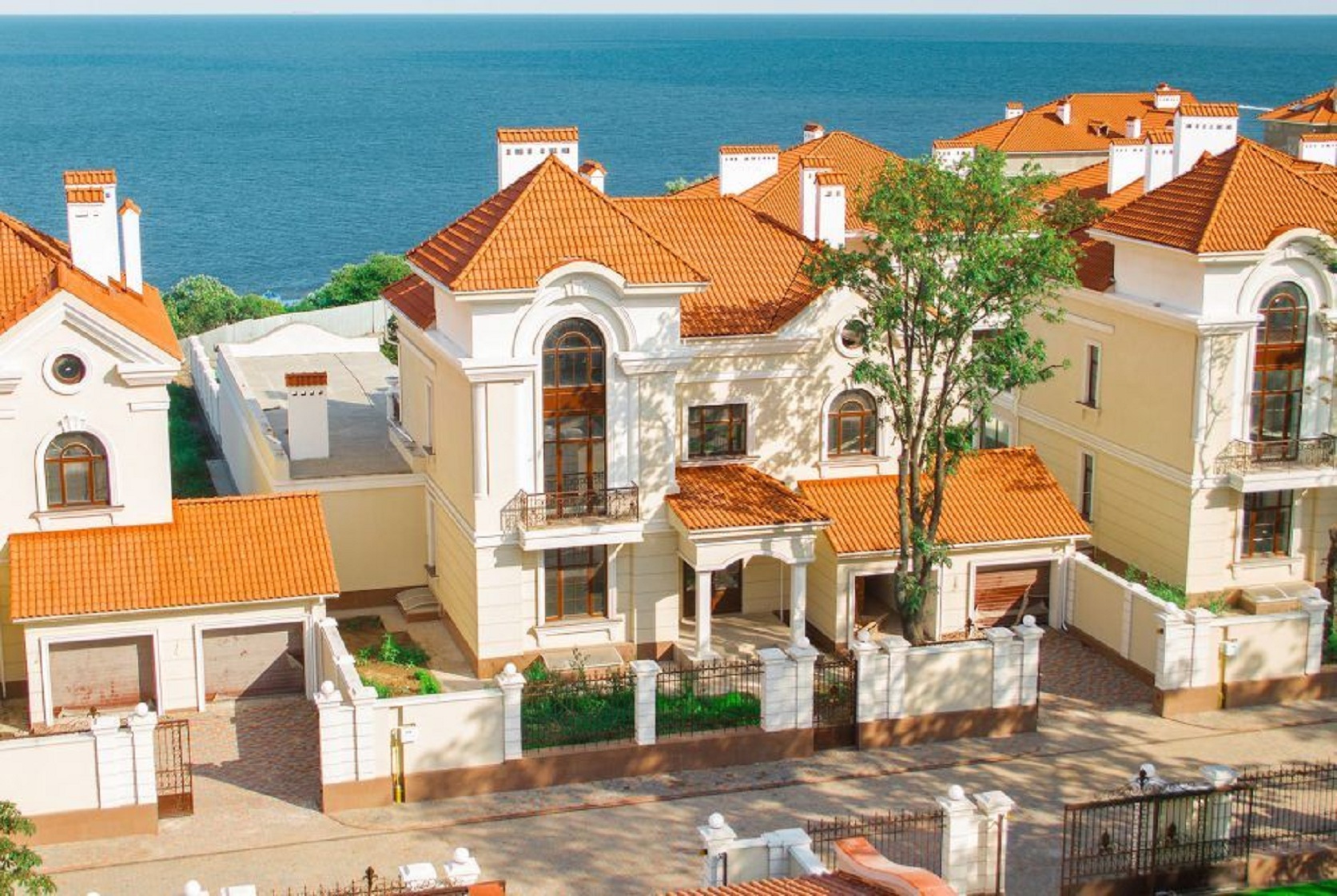 Дом на ул. Французский бульвар, 584 м², 2 000 000$ — FAKTOR