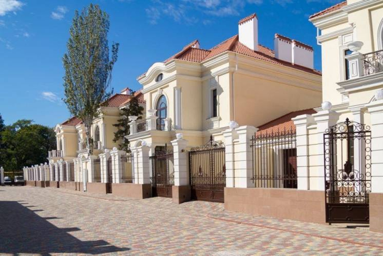 Дом на ул. Французский бульвар, 624 м², 2 200 000$ — FAKTOR