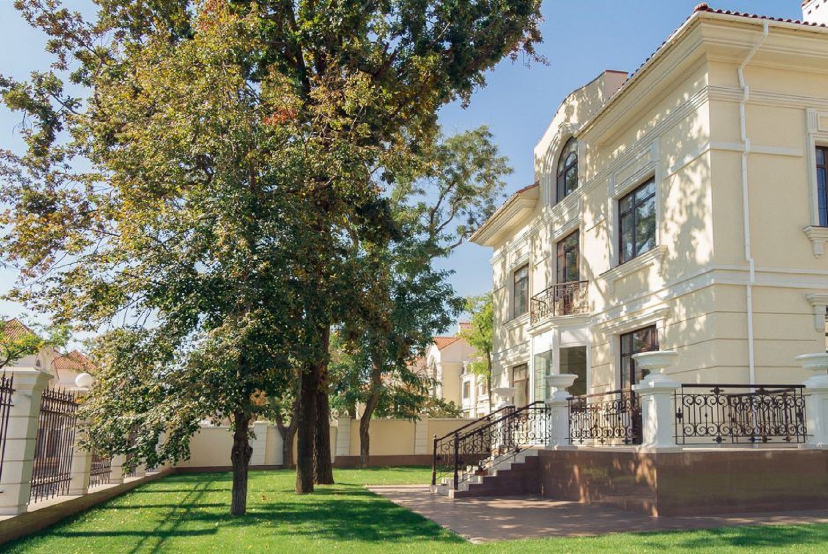 Дом на ул. Французский бульвар, 624 м², 2 200 000$ — FAKTOR