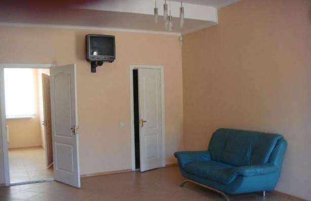 Коммерческая недвижимость на ул. Атамана Чепиги, 740 м², 275 000$ — FAKTOR