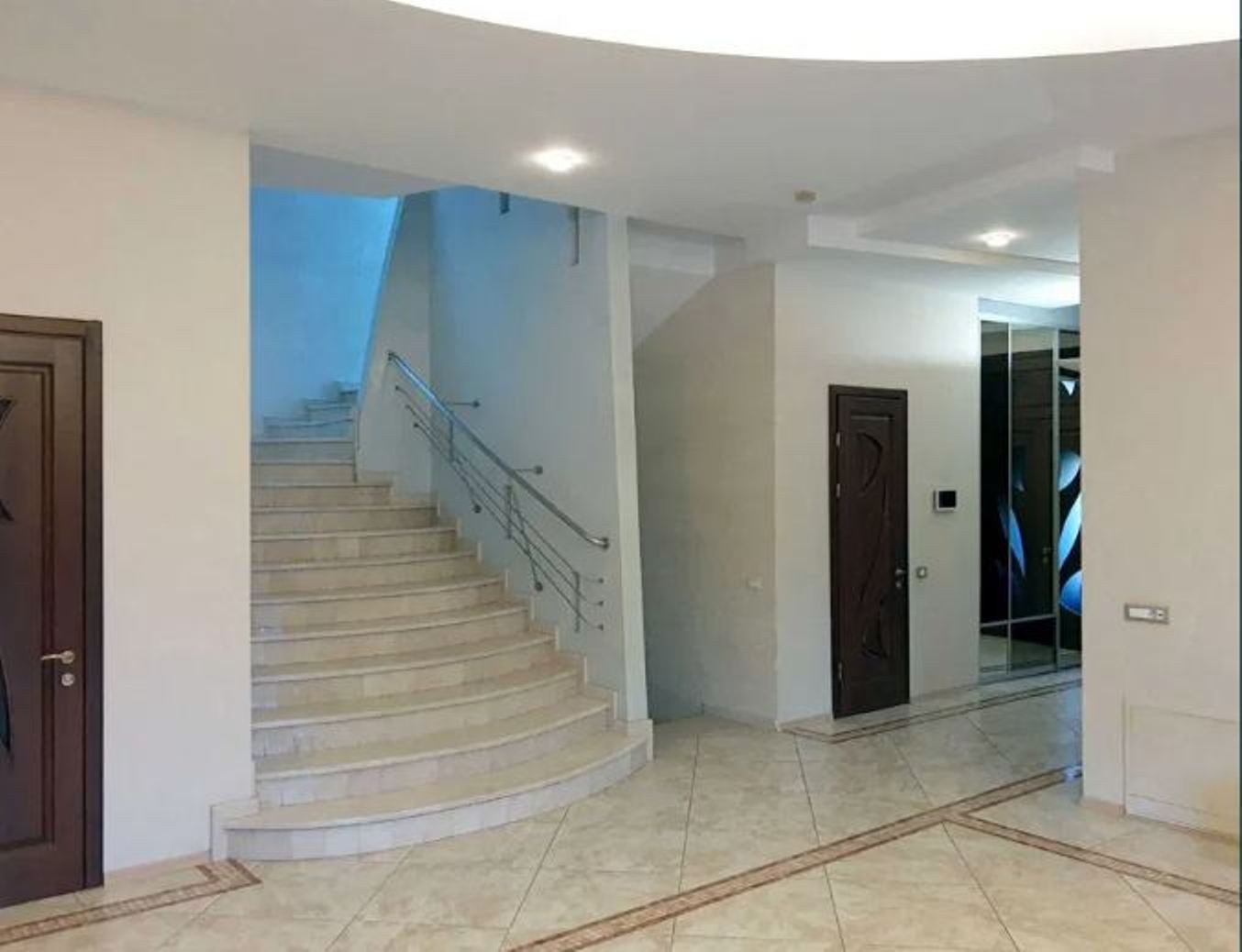 Дом на ул. Куприна, 650 м², 1 100 000$ — FAKTOR