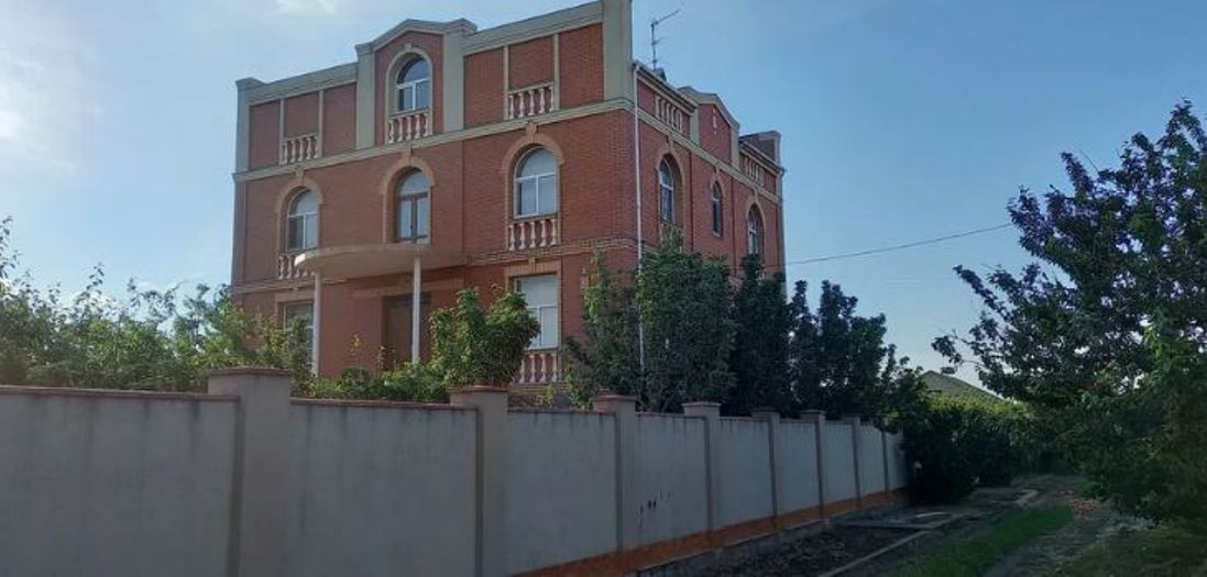 Дом на ул. Коминтерна, 500 м², 520 000$ — FAKTOR