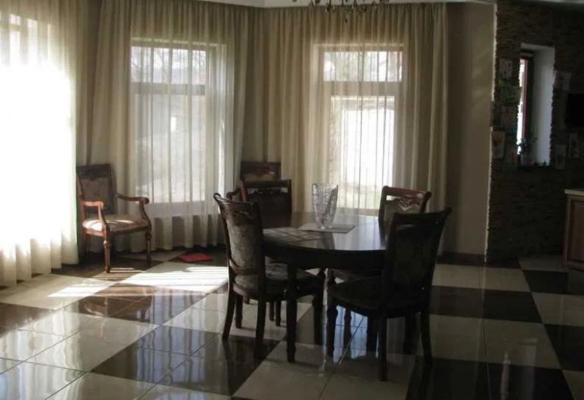 Будинок на вул. Долгая, 350 м², 320 000$ — FAKTOR