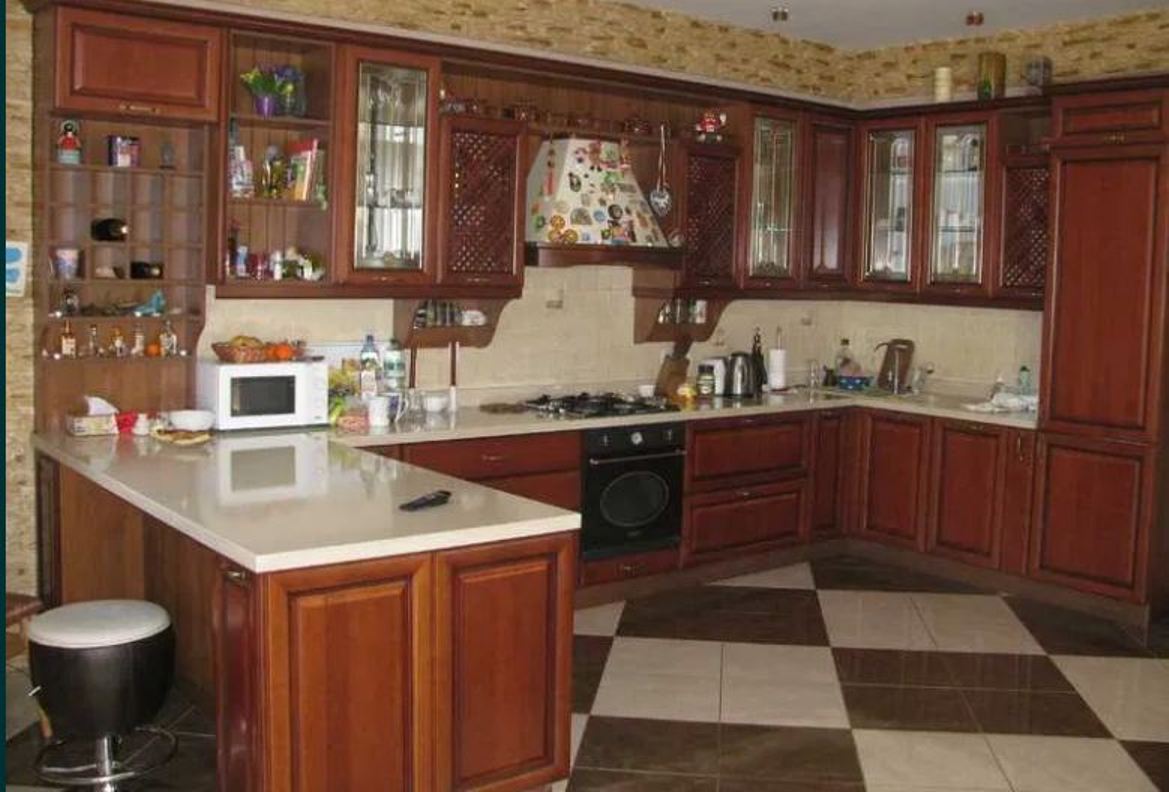 Будинок на вул. Долгая, 350 м², 320 000$ — FAKTOR