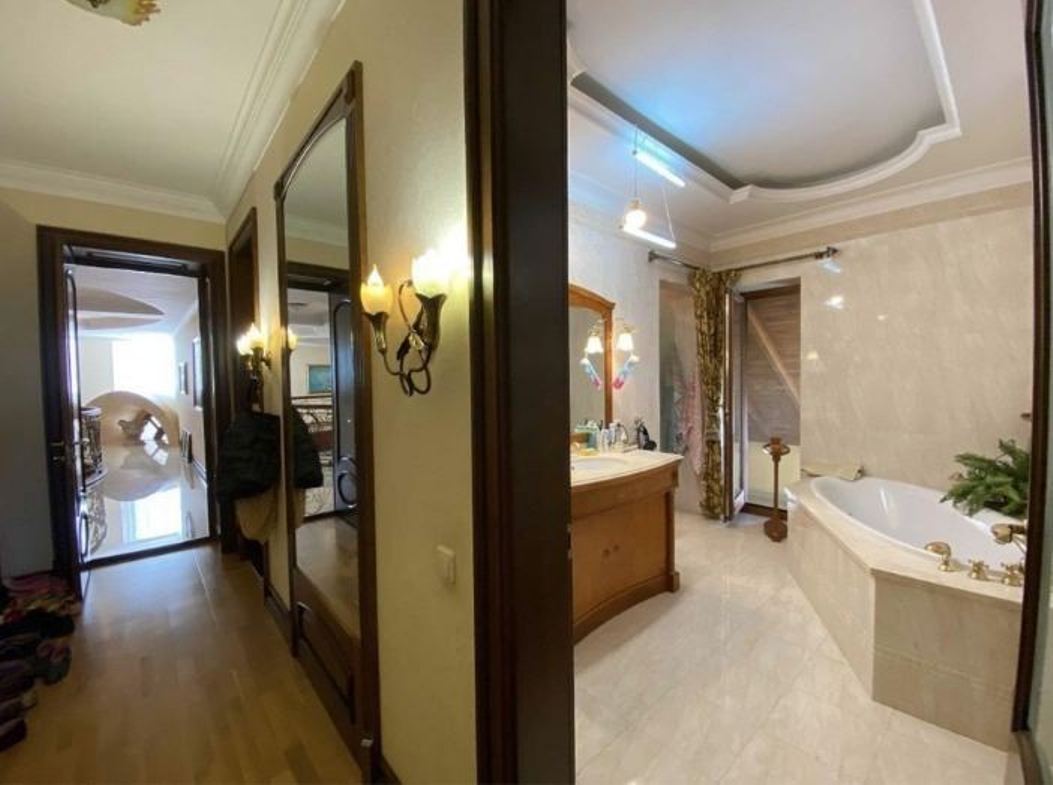 Дом на ул. Французский бульвар, 700 м², 4 000 000$ — FAKTOR