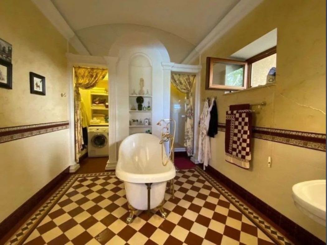 Дом на ул. Французский бульвар, 700 м², 4 000 000$ — FAKTOR