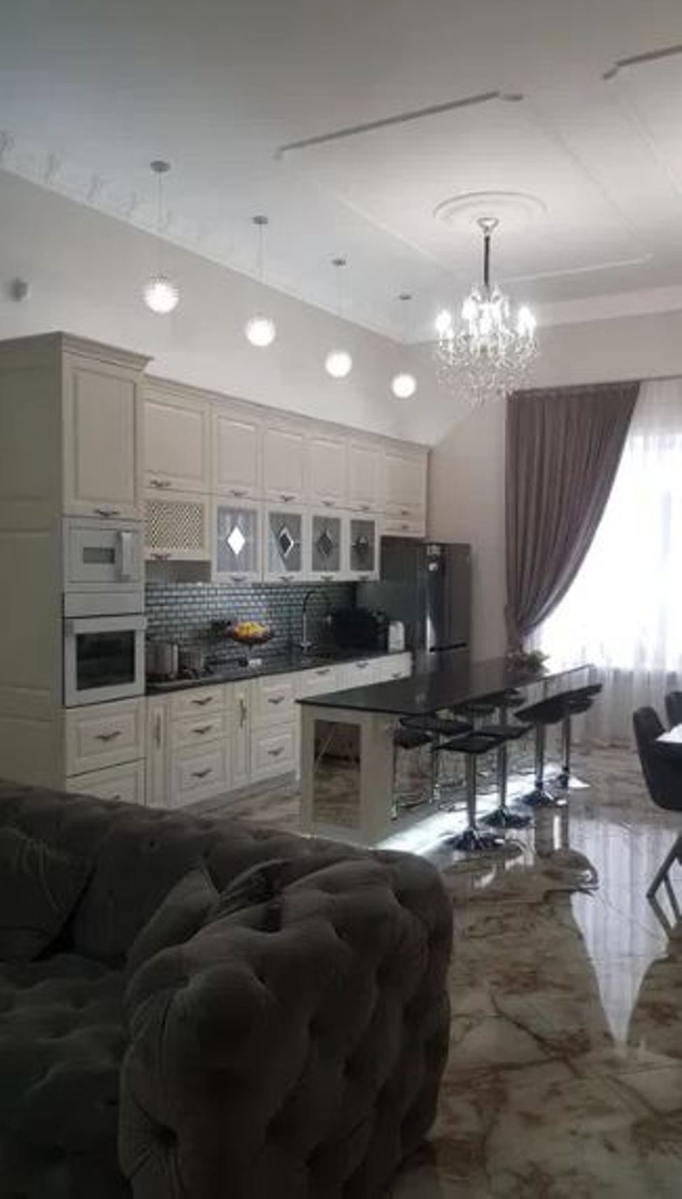 Дом на ул. Оранжевая, 350 м², 470 000$ — FAKTOR