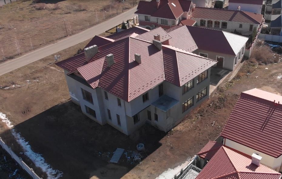 Дом на ул. Береговая, 1633 м², 1 100 000$ — FAKTOR