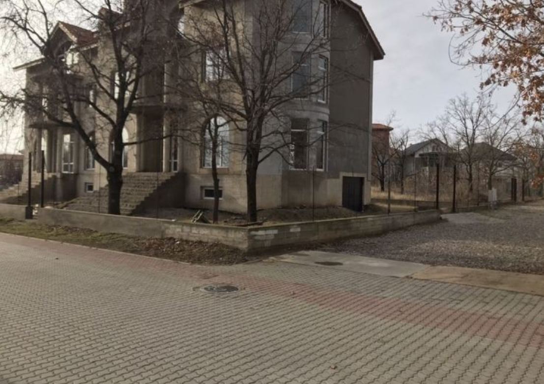 Дом на ул. Сосновая (Лески), 1150 м², 750 000$ — FAKTOR
