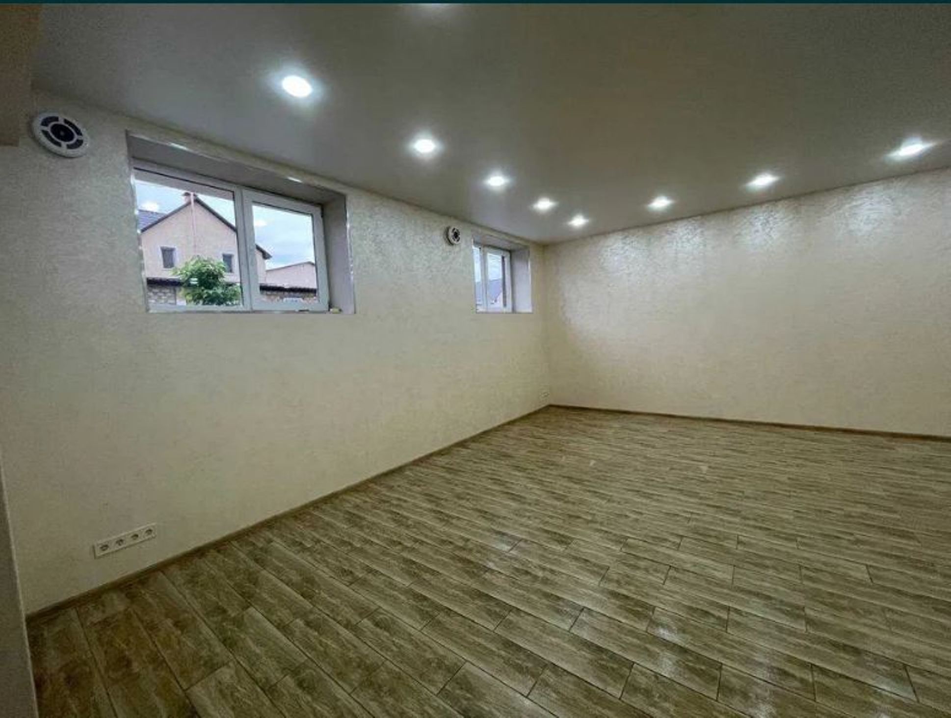 Коммерческая недвижимость на ул. Тихая, 90 м², 50 000$ — FAKTOR