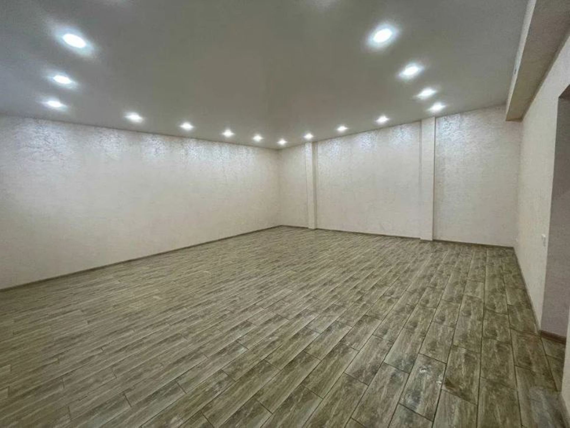 Коммерческая недвижимость на ул. Тихая, 90 м², 50 000$ — FAKTOR