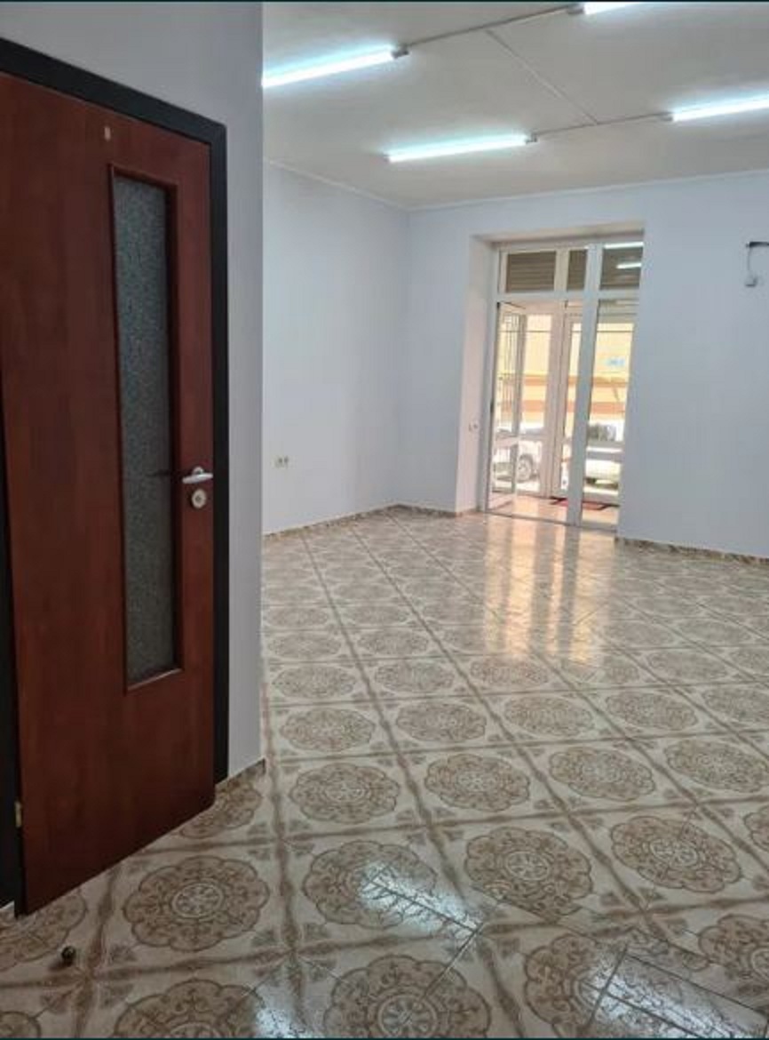 Коммерческая недвижимость на ул. Михаила Грушевского, 50 м², 49 000$ — FAKTOR