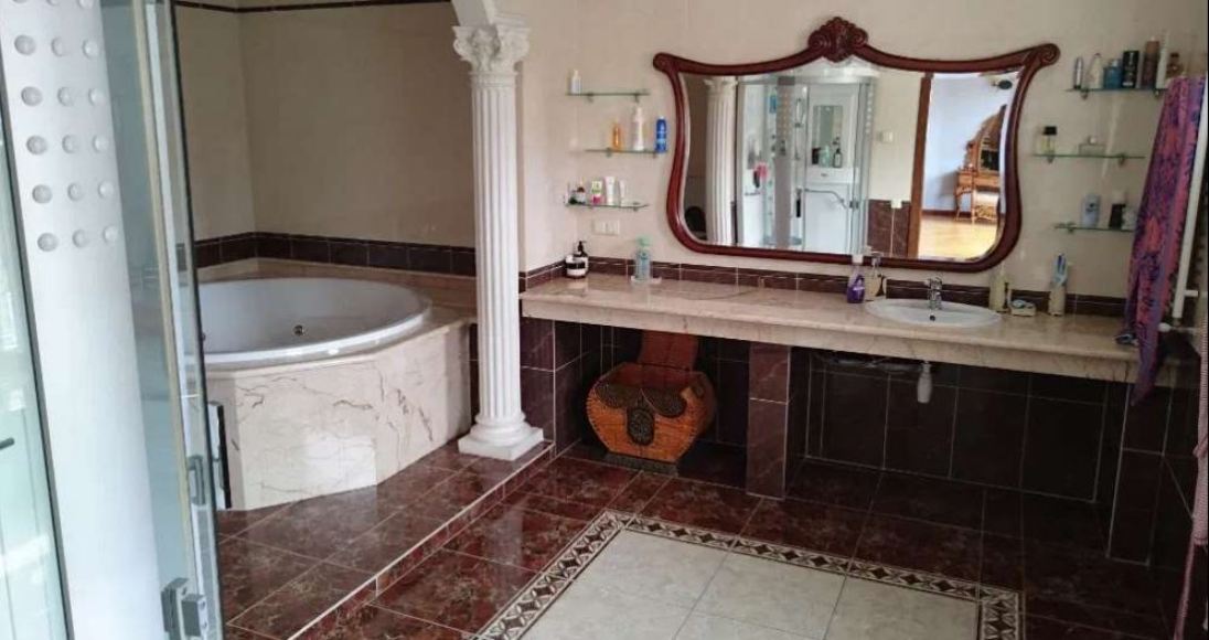 Дом на ул. Александра Невского, 940 м², 1 800 000$ — FAKTOR