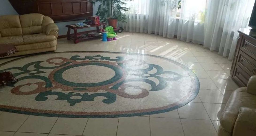Дом на ул. Александра Невского, 940 м², 1 800 000$ — FAKTOR