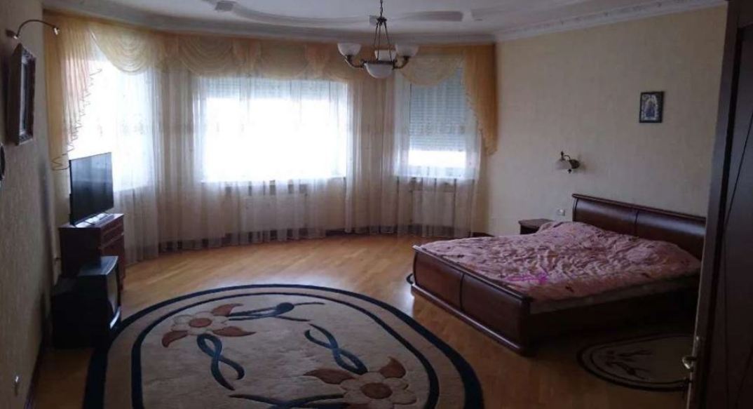 Дом на ул. Александра Невского, 940 м², 1 800 000$ — FAKTOR