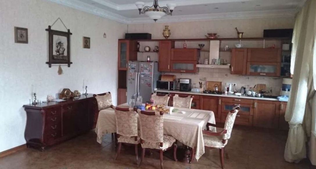 Дом на ул. Александра Невского, 940 м², 1 800 000$ — FAKTOR