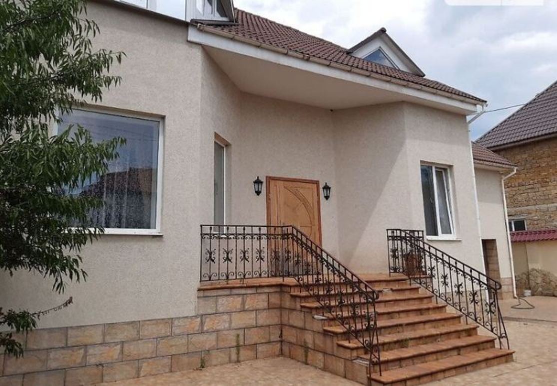 Дом на ул. Солнечная, 387 м², 350 000$ — FAKTOR