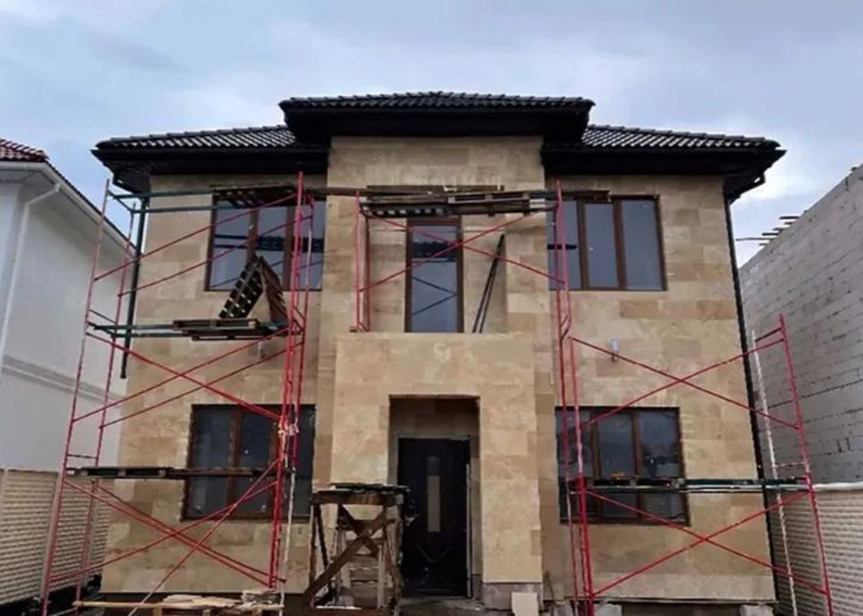 Дом на ул. Береговая, 240 м², 225 000$ — FAKTOR