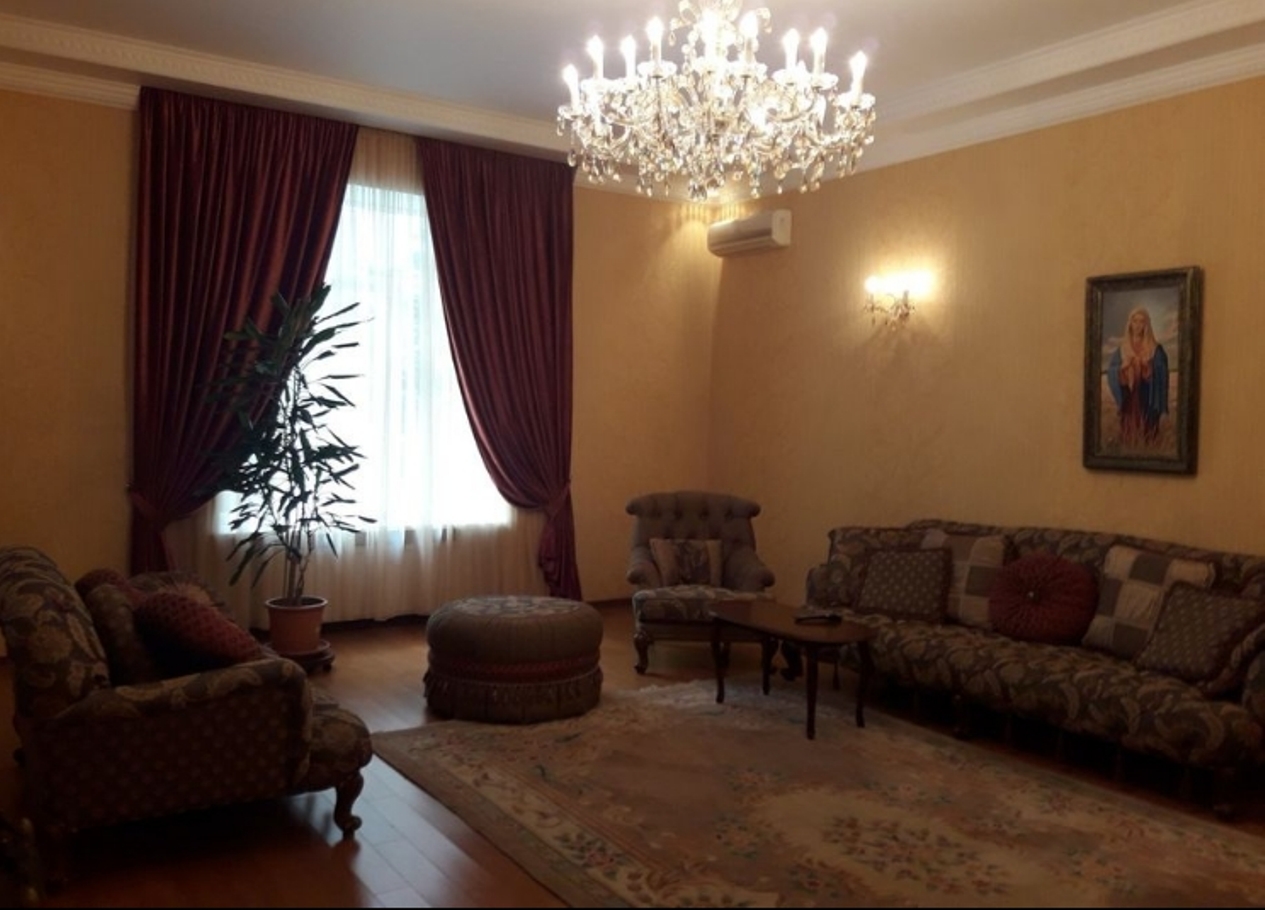 Дом на ул. Фонтанская дорога (Киевский), 700 м², 1 150 000$ — FAKTOR
