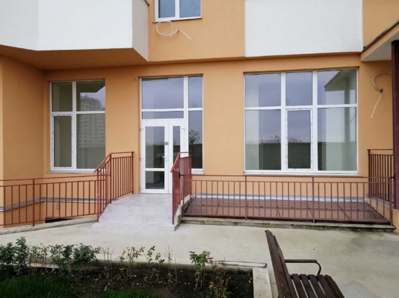 Коммерческая недвижимость на ул. Гранитная, 52 м², 55 500$ — FAKTOR