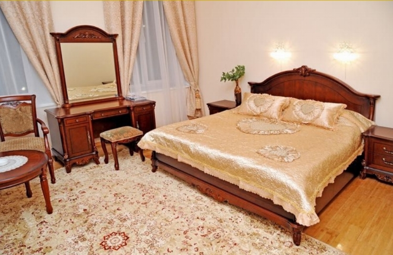 Комерційна нерухомість на вул. Екатерининская, 684 м², 1 100 000$ — FAKTOR