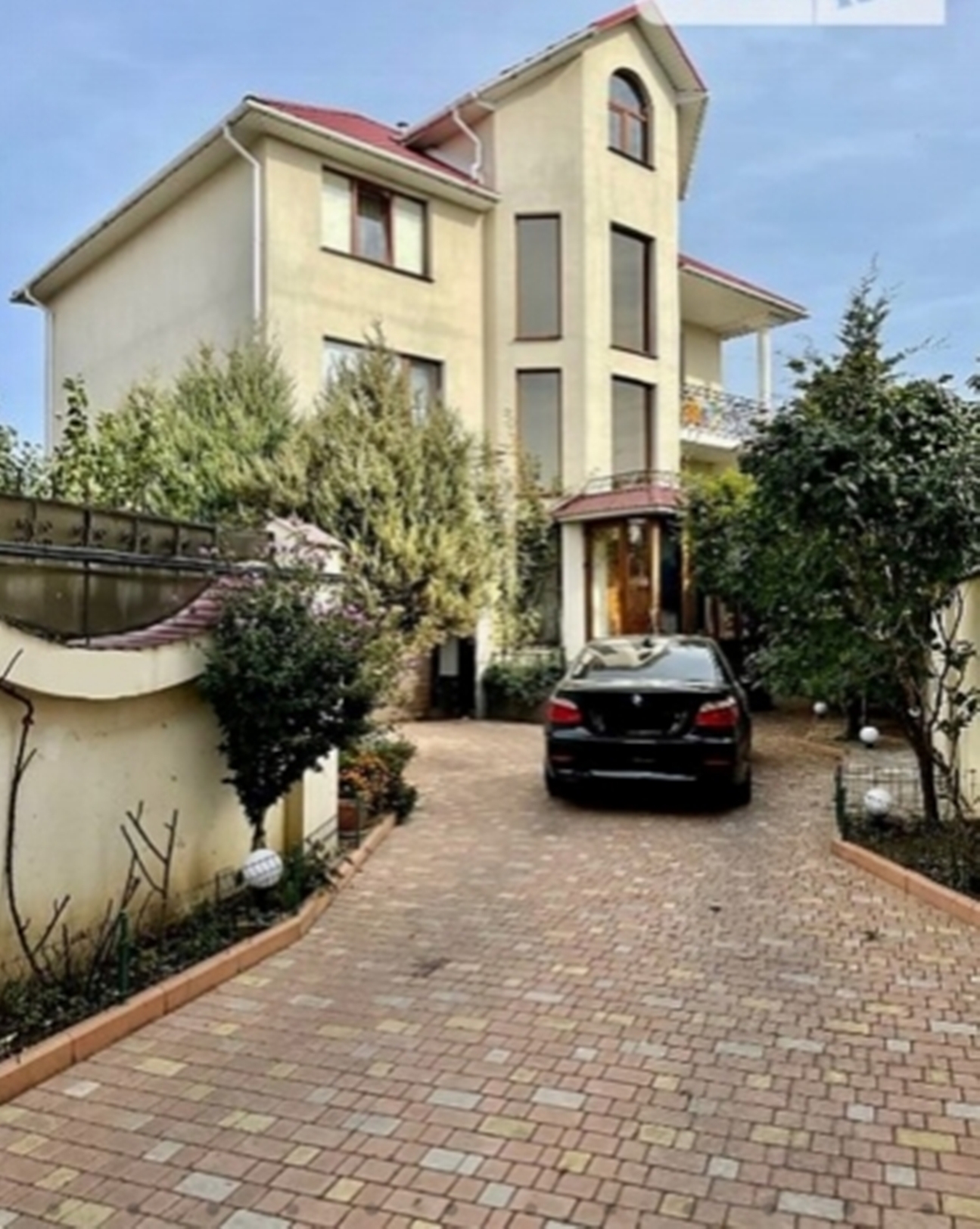 Дом на ул. Мастерская, 277 м², 440 000$ — FAKTOR