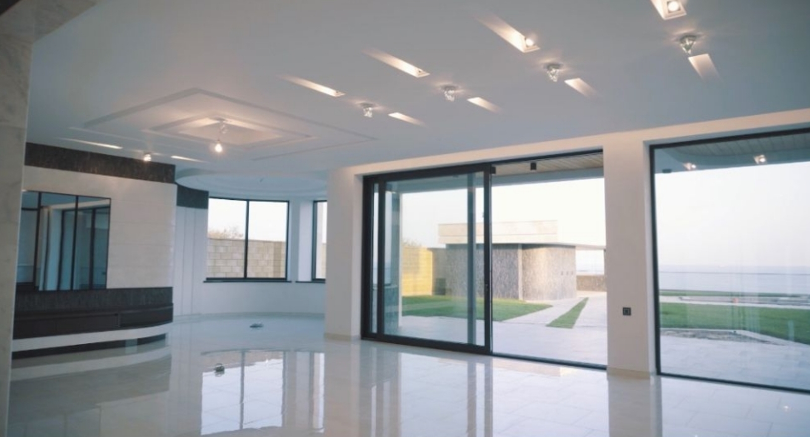 Дом на ул. Парусная, 520 м², 1 300 000$ — FAKTOR
