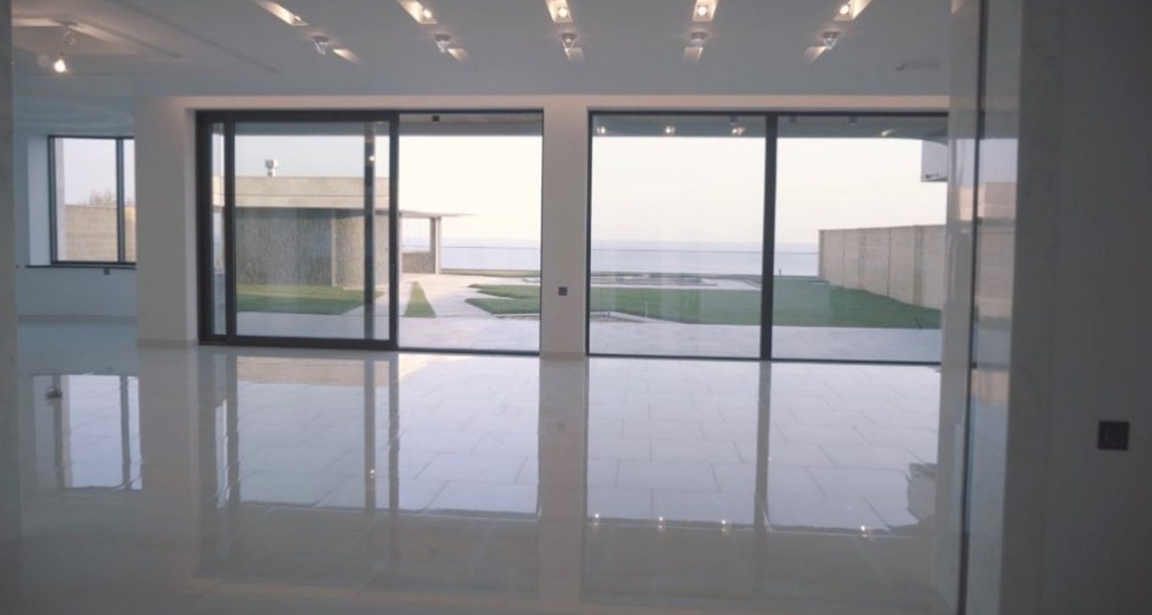 Дом на ул. Парусная, 520 м², 1 300 000$ — FAKTOR