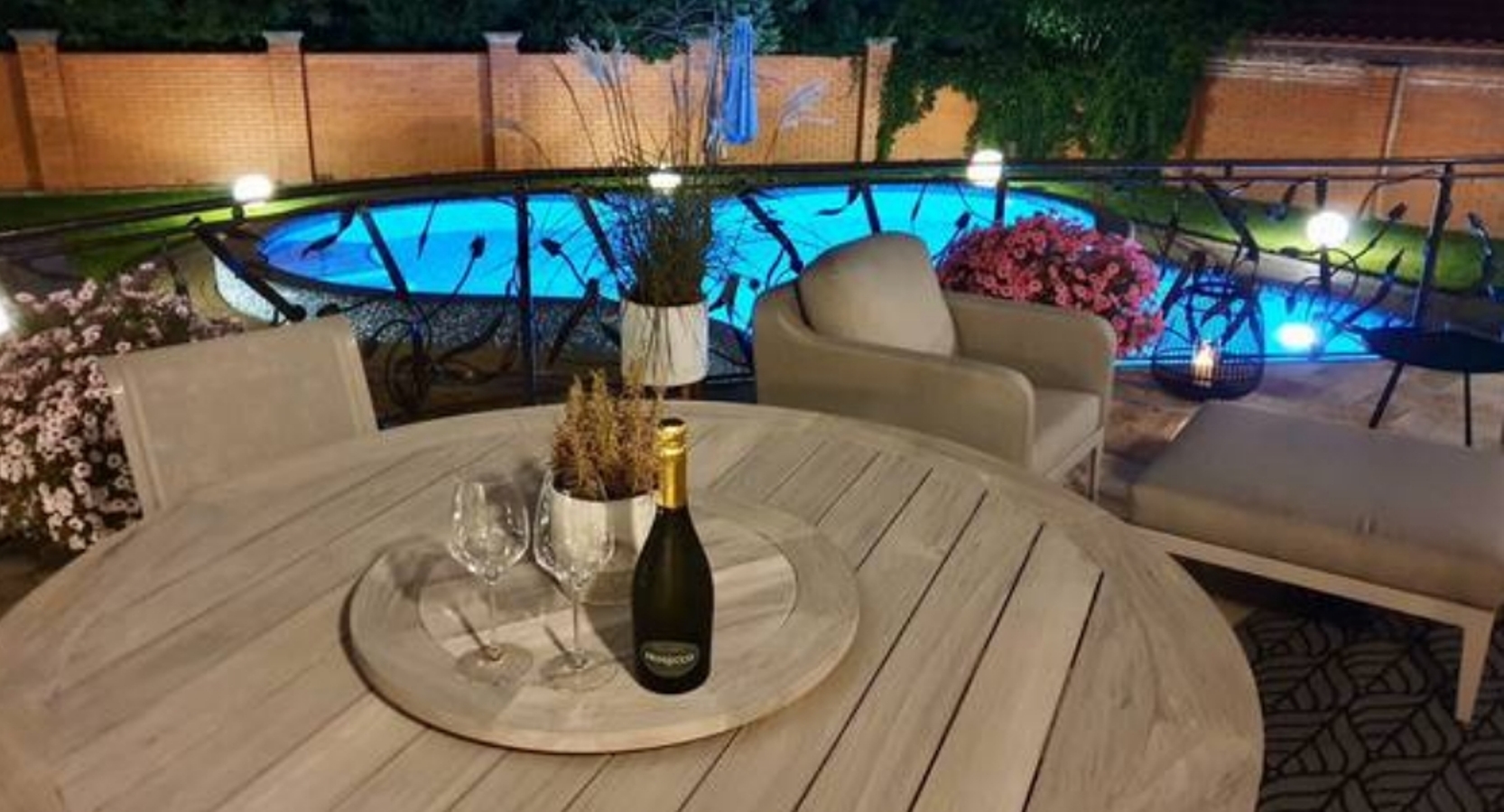 Дом на ул. Офицерская, 550 м², 1 500 000$ — FAKTOR