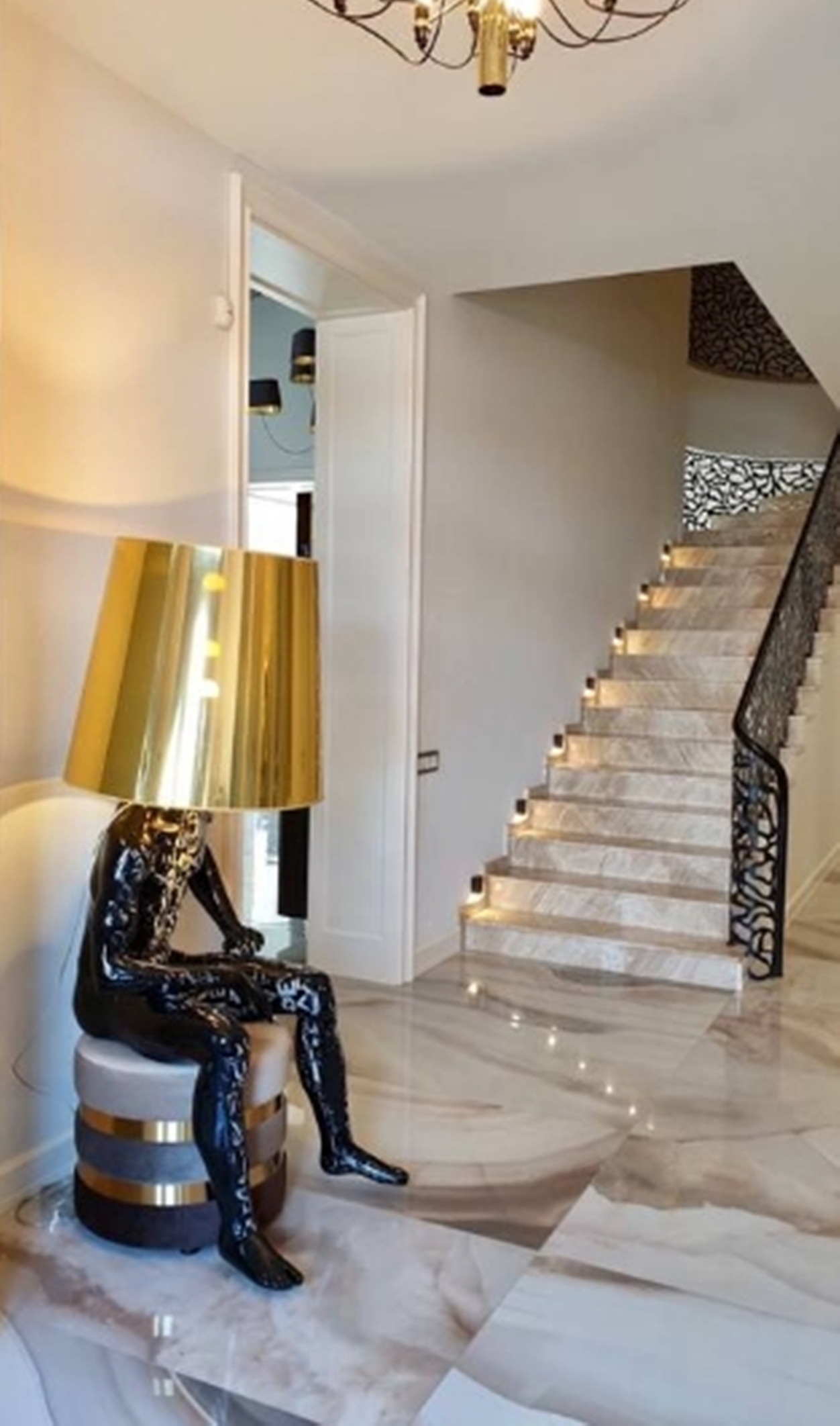 Дом на ул. Офицерская, 550 м², 1 500 000$ — FAKTOR