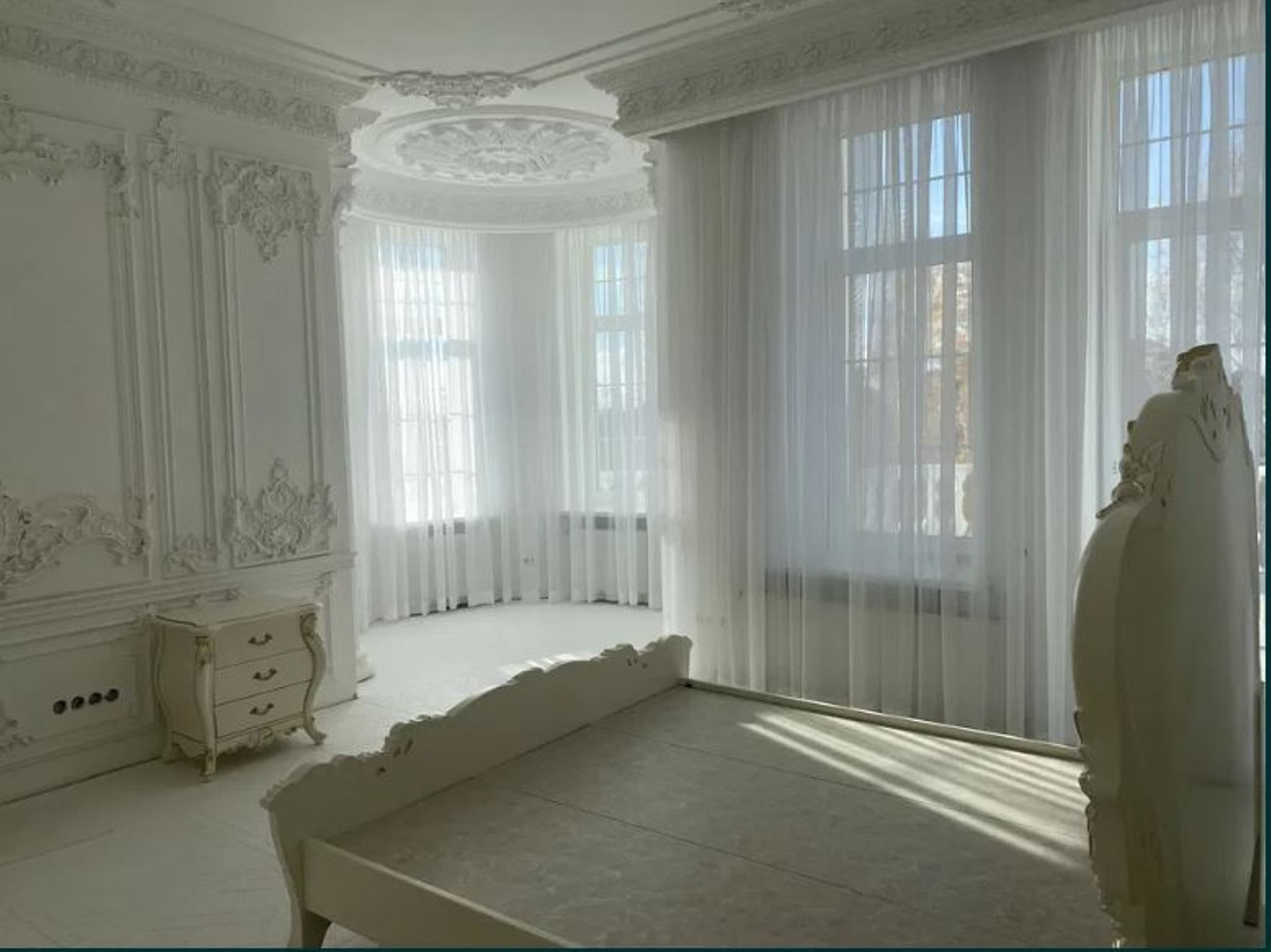 Дом на ул. Южная, 700 м², 1 185 000$ — FAKTOR