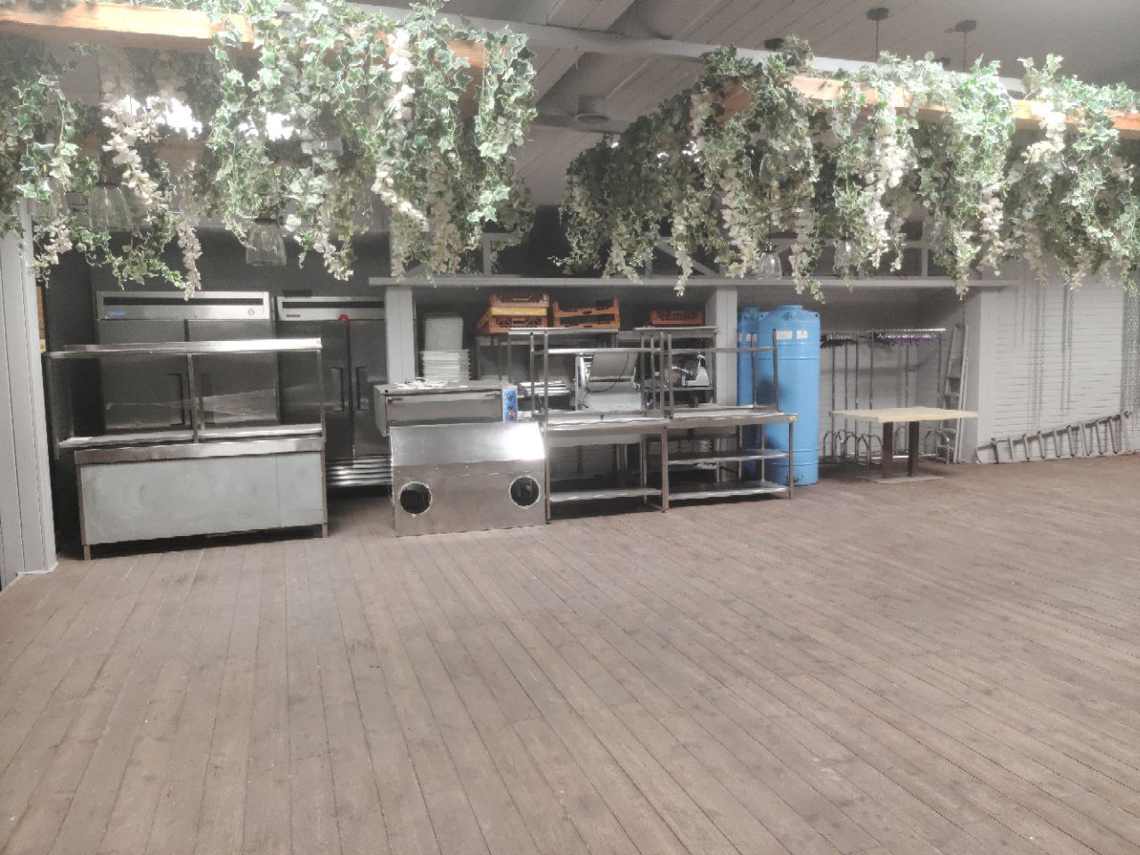 Комерційна нерухомість на вул. Генерала Петрова, 1080 м², 1 100 000$ — FAKTOR