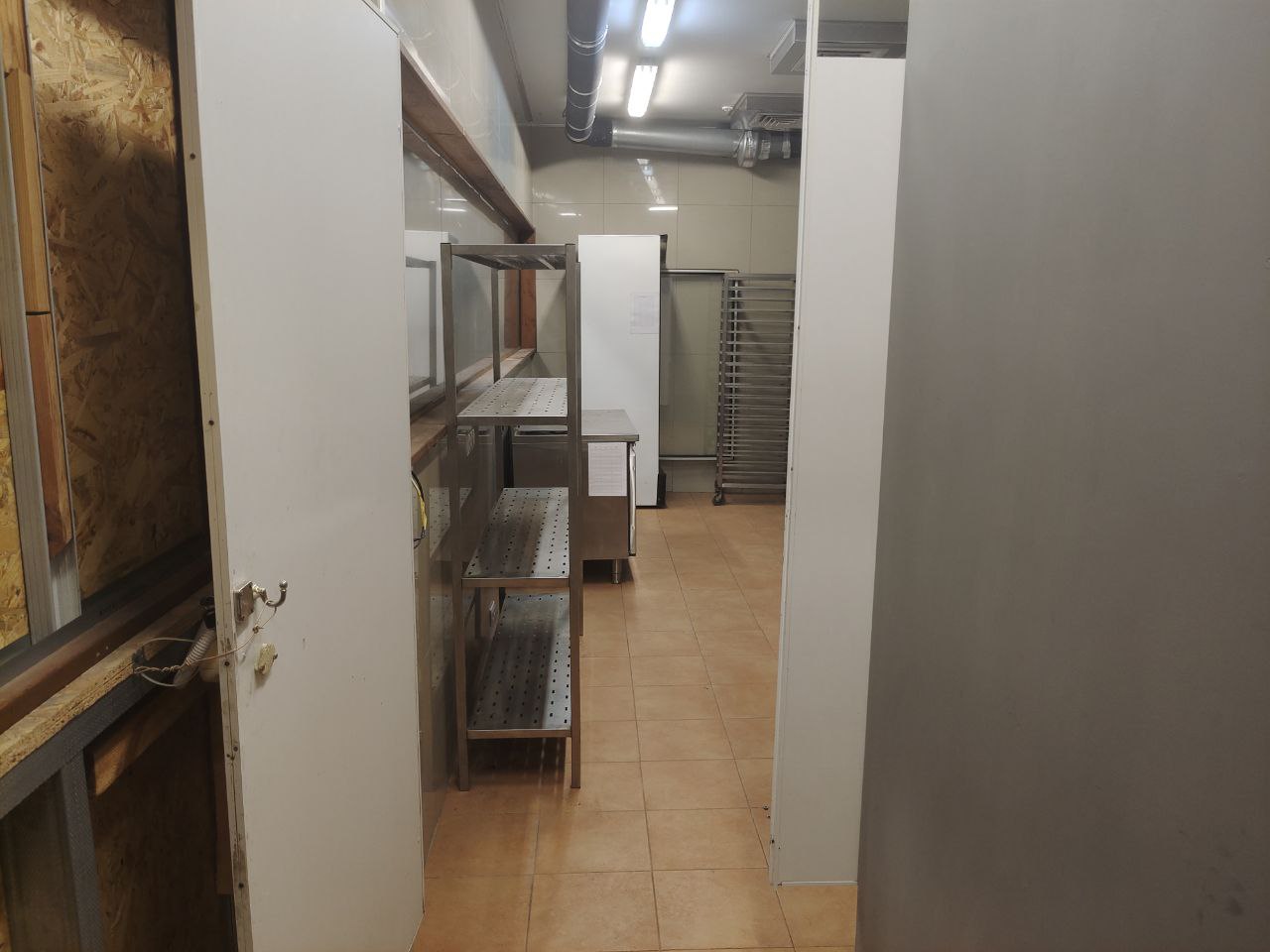 Комерційна нерухомість на вул. Генерала Петрова, 1080 м², 1 100 000$ — FAKTOR