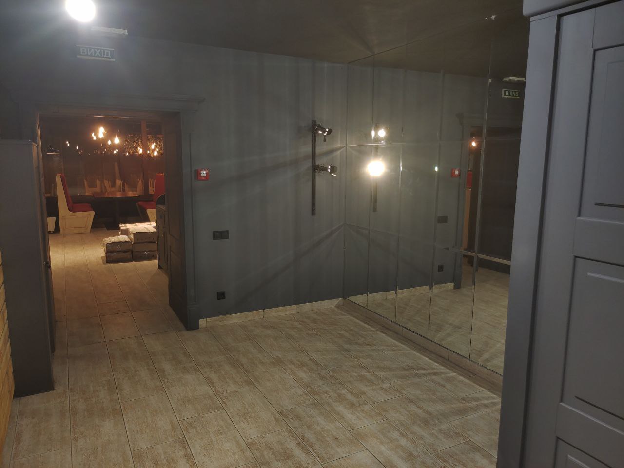 Комерційна нерухомість на вул. Генерала Петрова, 1080 м², 1 100 000$ — FAKTOR