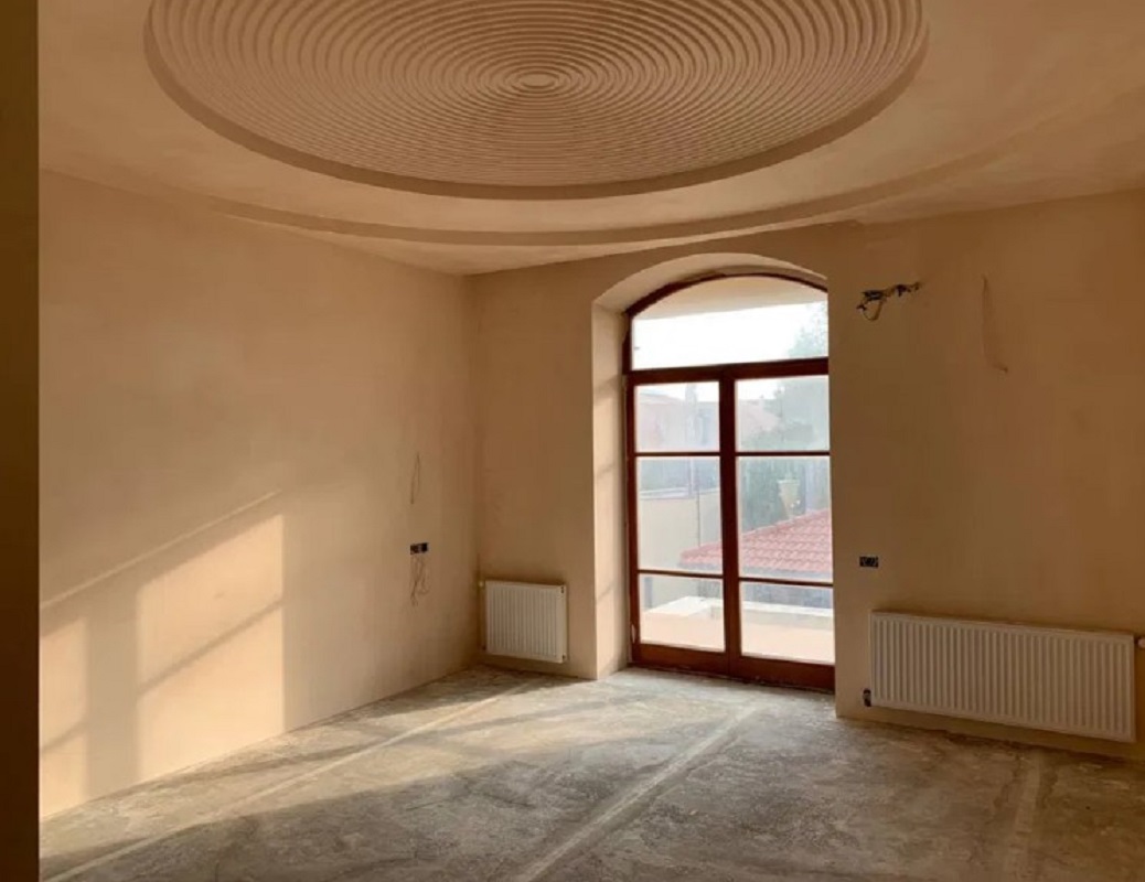 Будинок на вул. Молодежная (Совиньон), 650 м², 650 000$ — FAKTOR