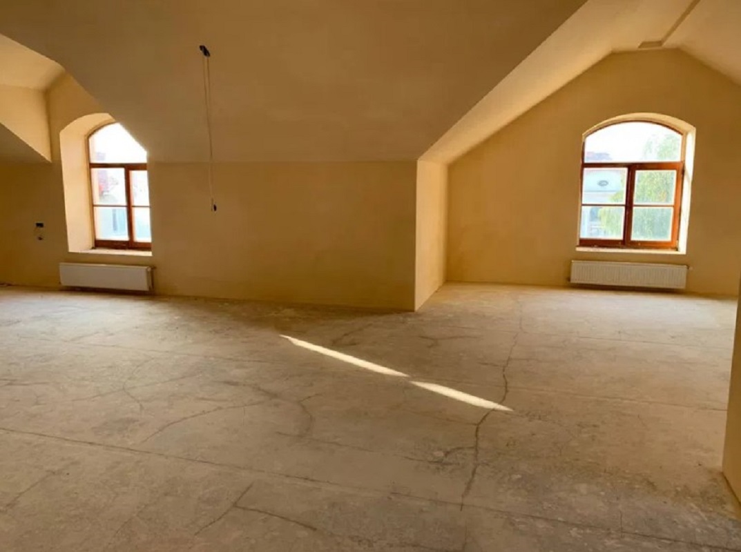 Будинок на вул. Молодежная (Совиньон), 650 м², 650 000$ — FAKTOR