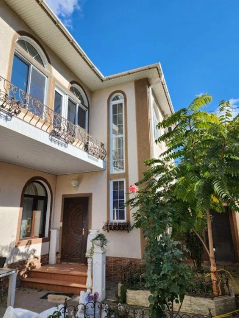 Будинок на вул. Костанди, 410 м², 360 000$ — FAKTOR