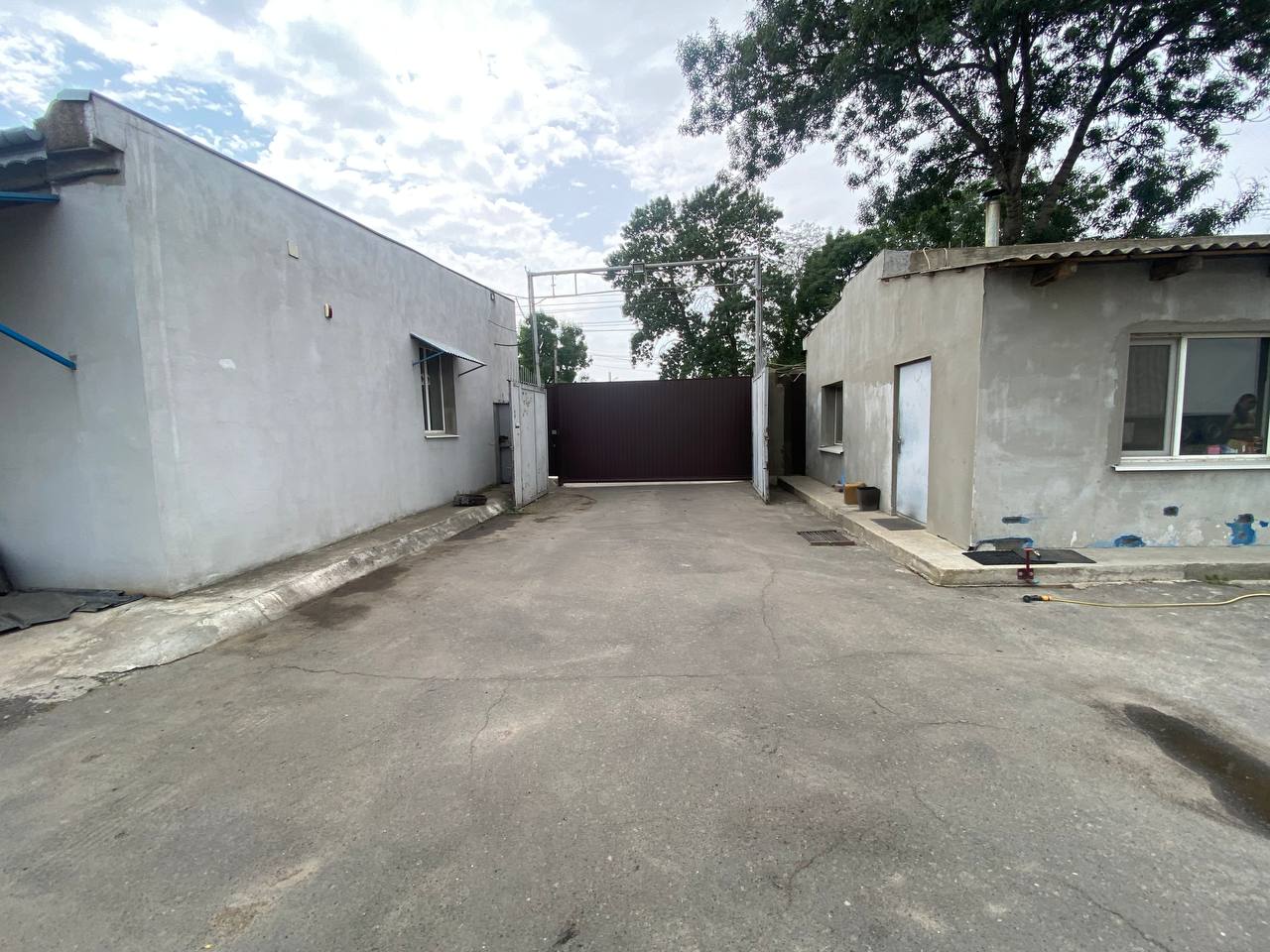 Коммерческая недвижимость на ул. Николая Михновского, 4000 м², 750 000$ — FAKTOR