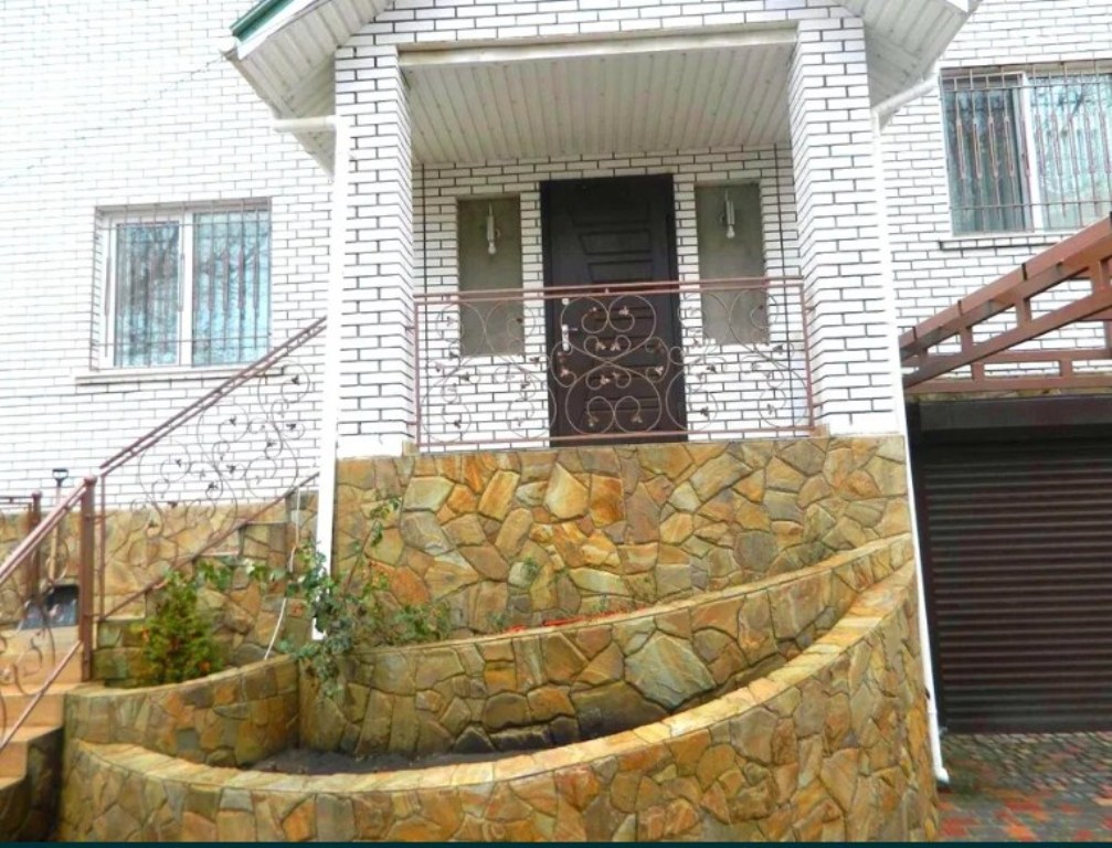 Будинок на вул. Амундсена 1-й пер., 240 м², 270 000$ — FAKTOR