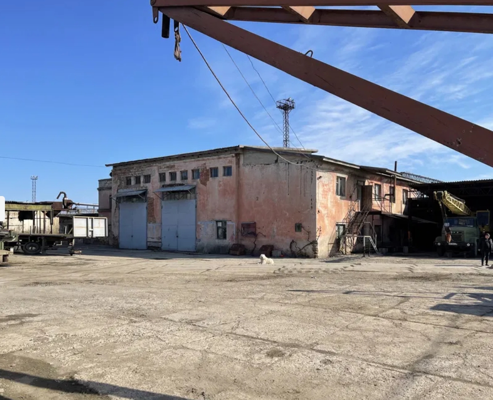 Коммерческая недвижимость на ул. Атамана Чепиги, 2000 м², 660 000$ — FAKTOR