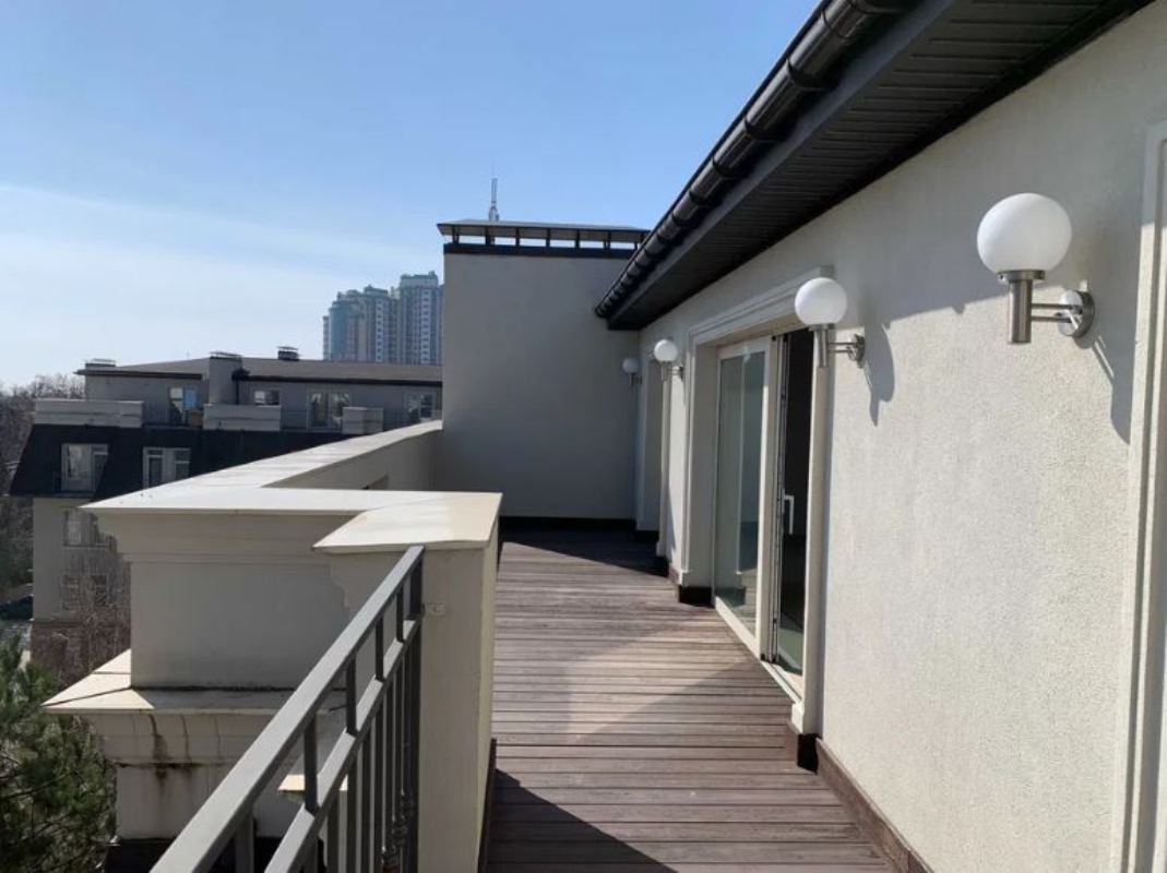Квартира на ул. Майский пер, 225 м², 525 000$ — FAKTOR