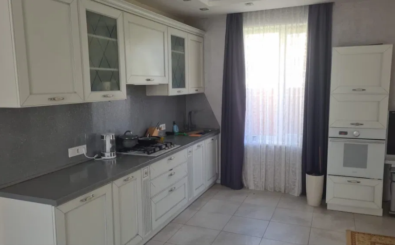 Будинок на вул. Массив 10, 100 м², 160 000$ — FAKTOR