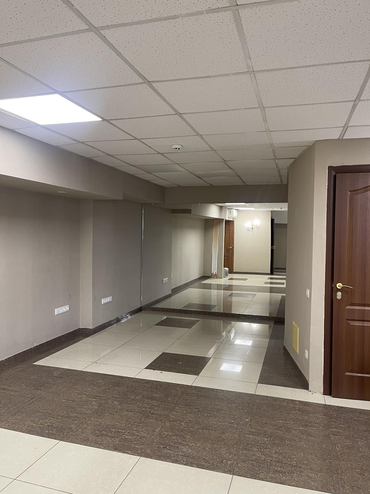 Коммерческая недвижимость на ул. Вице-Адмирала Жукова, 277 м², 375 000$ — FAKTOR