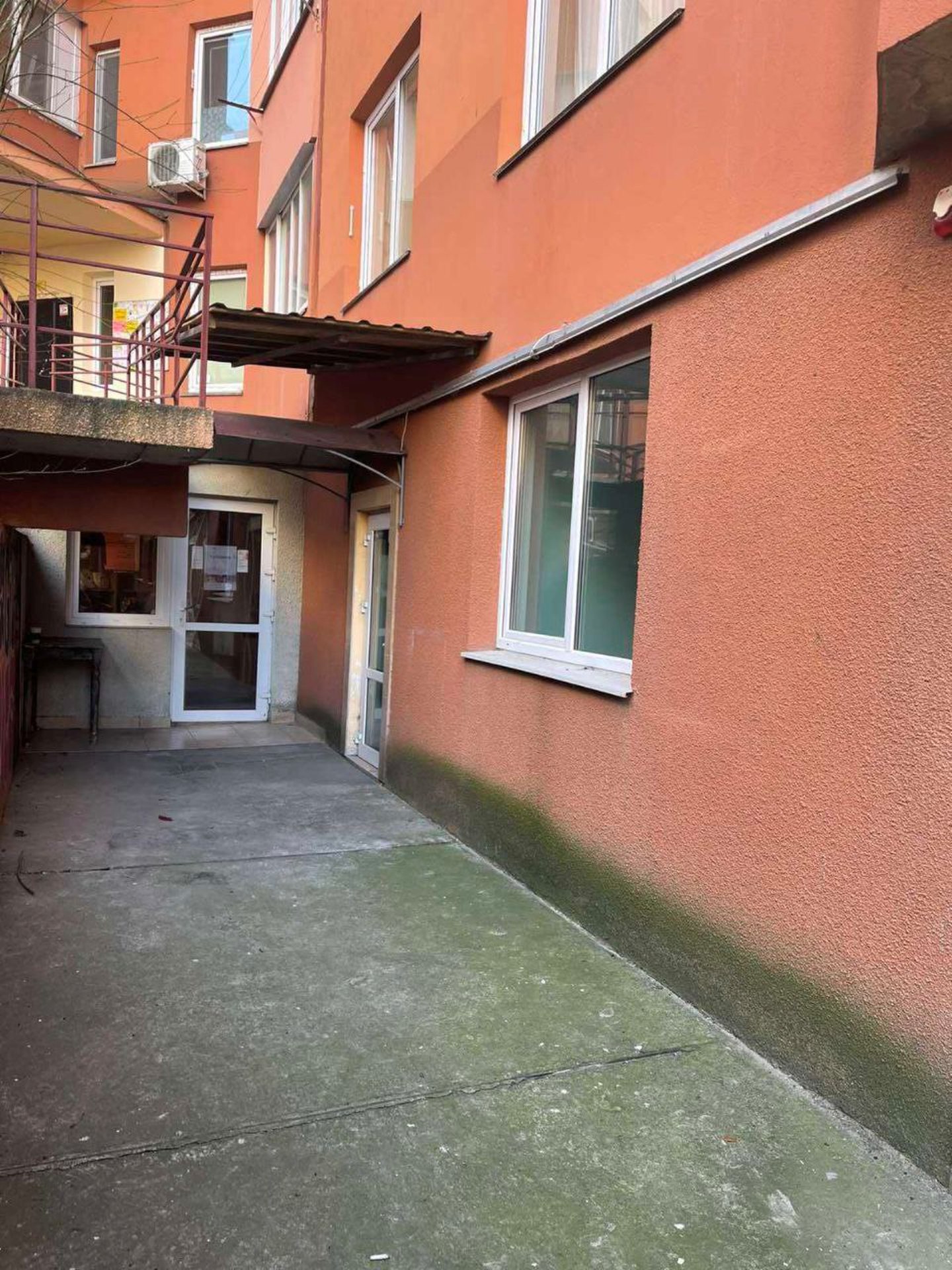 Коммерческая недвижимость на ул. Массив Радужный, 58 м², 34 740$ — FAKTOR