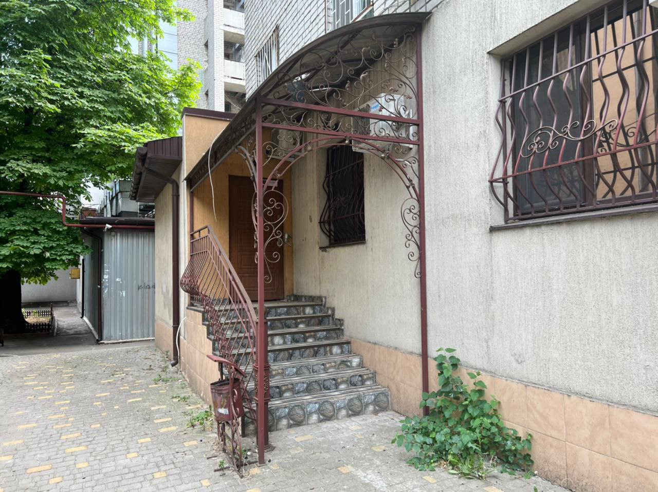 Коммерческая недвижимость на ул. Генерала Петрова, 136 м², 82 000$ — FAKTOR