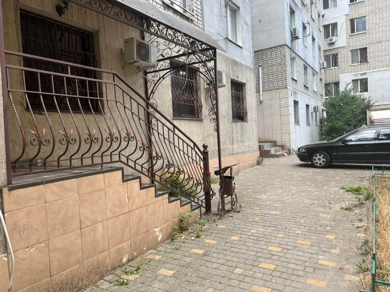 Коммерческая недвижимость на ул. Генерала Петрова, 136 м², 82 000$ — FAKTOR